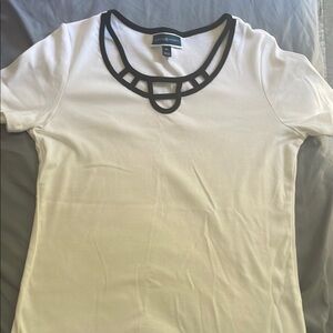 Karen Scott Fitted Black and White T-Shirt with V-Neck